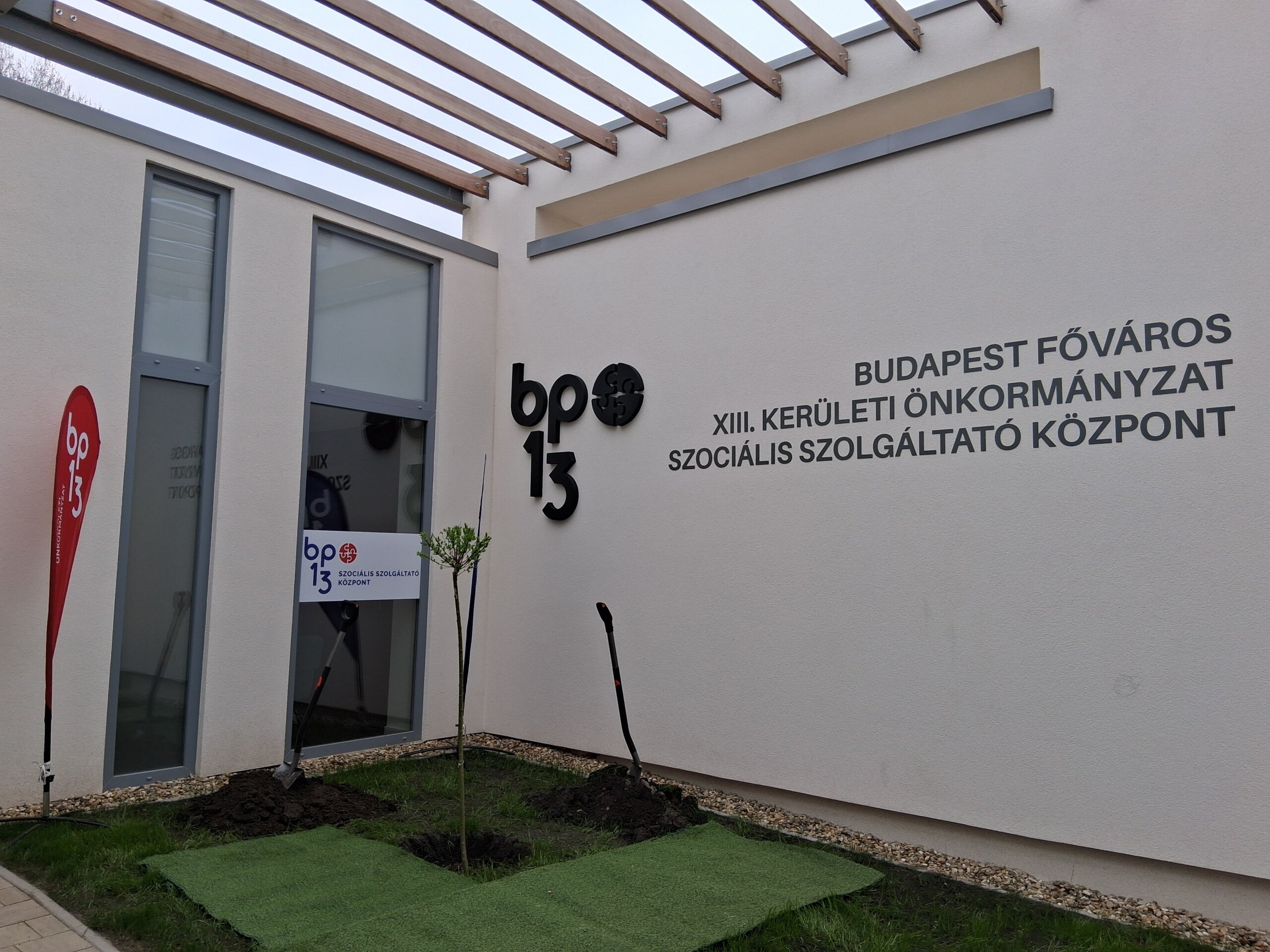 Átadó ünnepség: megnyitotta kapuit az új Gondozási Központ kiemelt képe