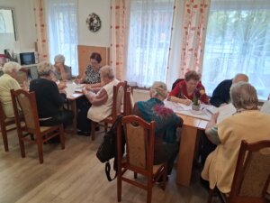 Forradalmi kívíz kitöltése klub tagokkal